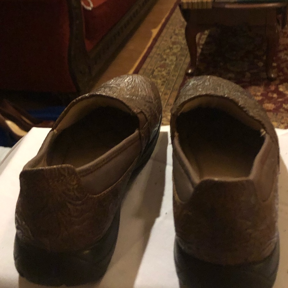 Kim Rodgers Embossed Brown Loafers Size 6 - Picture 7 of 9